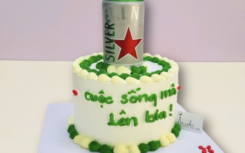 Bánh sinh nhật hình bia cho anh - 1 Ý tưởng độc đáo cho bữa tiệc thêm vui!