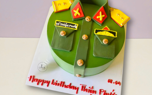 Bánh kem chủ đề bộ đội và công an - Nghệ thuật trong từng chiếc bánh